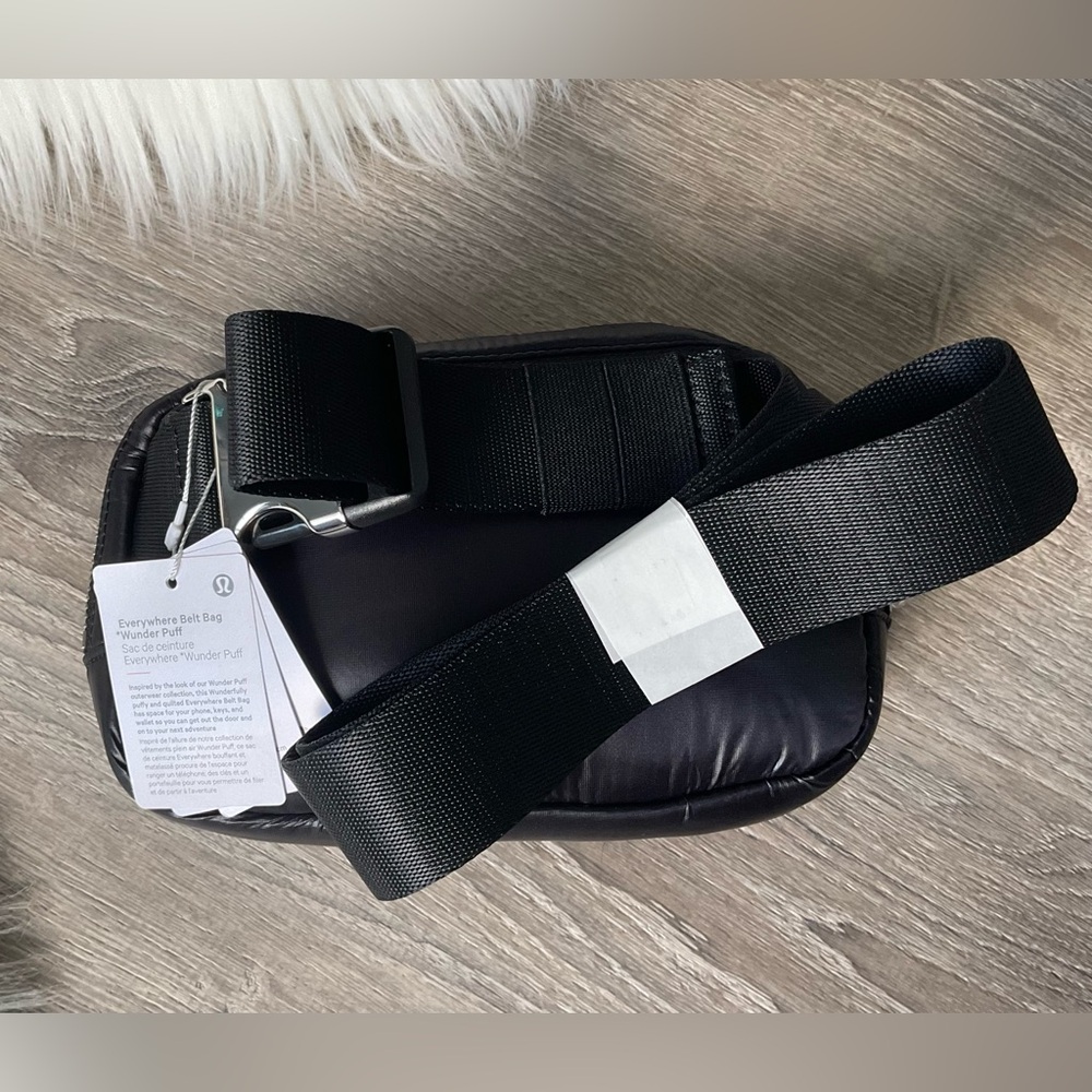 🍋🖤 LULULEMON Everywhere Wunder Puff Belt Bag in Black Size 1L - Picture 2 of 4